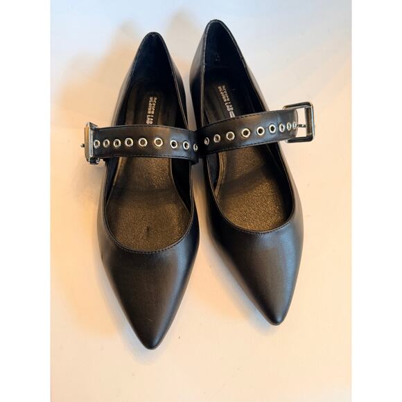 Design label Lord & Taylor black pointed toe Mary Jane flats with silver buckle - Picture 1 of 8
